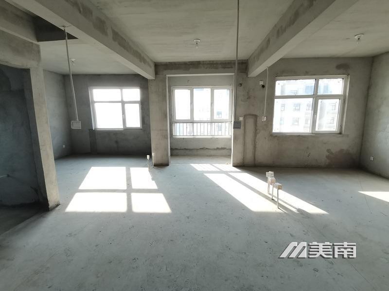 3云峰壹号电梯好楼层,一梯一户四室两卫,仅售65万
