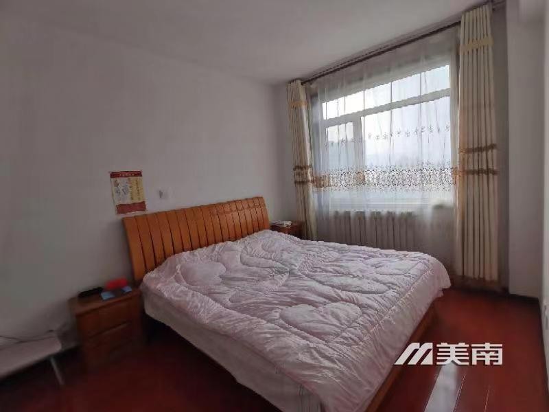 3城东新一中附近,精装三室,元宝户型,仅售44万8,可做低首付