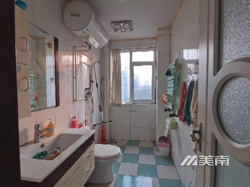 3城东新一中附近,精装三室,元宝户型,仅售44万8,可做低首付