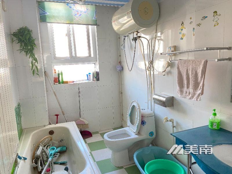 3文苑星城黄金楼层,精装三室两卫,南向客厅,户型方正
