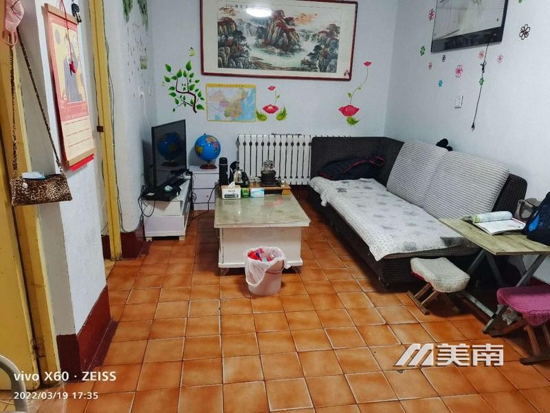 玉皇 建发小区一楼89平加6小房,三室两厅,售价35万
