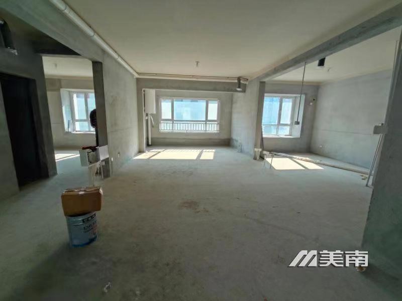 3恒隆7层电梯洋房,客厅向阳,恻隐式厨房,两卫