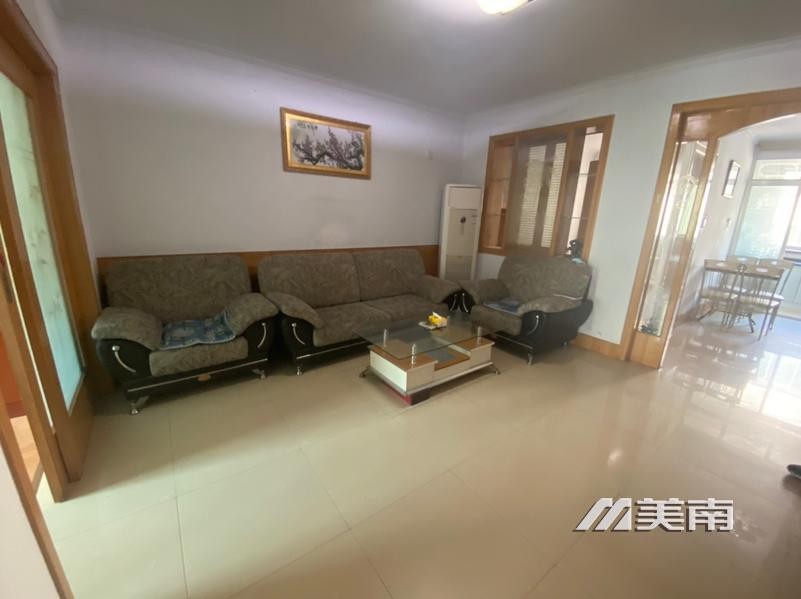 教育路小区中间楼层91平三室两厅,仅售58万