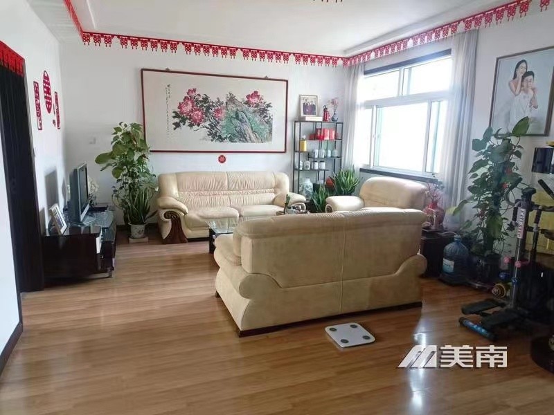 3文峰学区房,精装三室,购物方便,生活便利