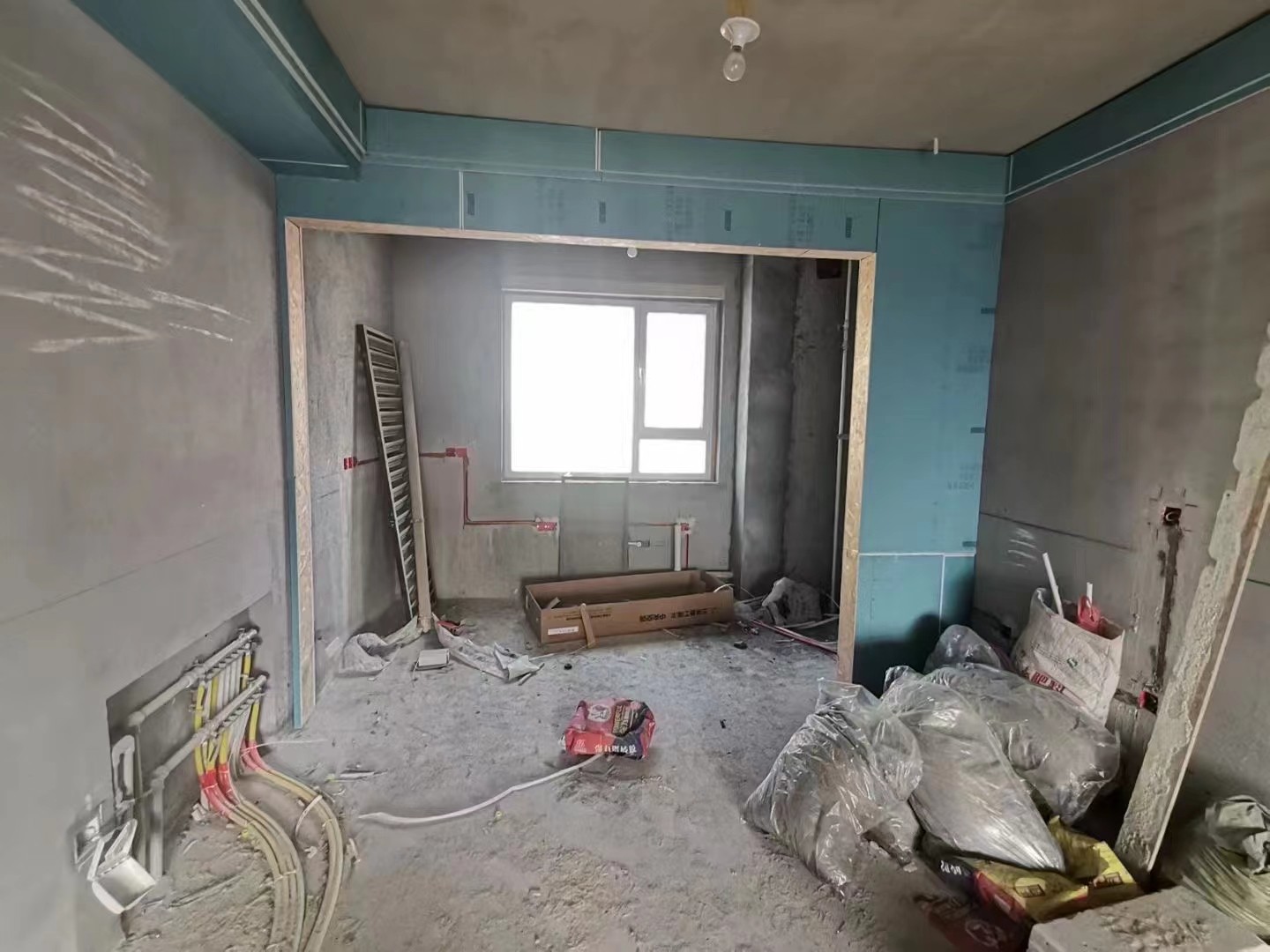 3云峰中学学区,紫云兰庭电梯房四室,中央空调,有证可贷款