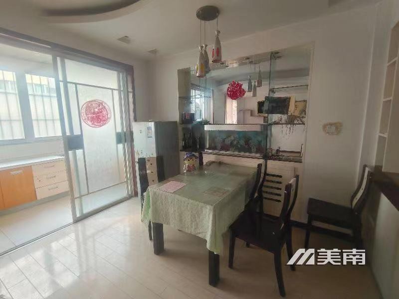 3二小实验中学学区,框架低层三室,看房有钥匙