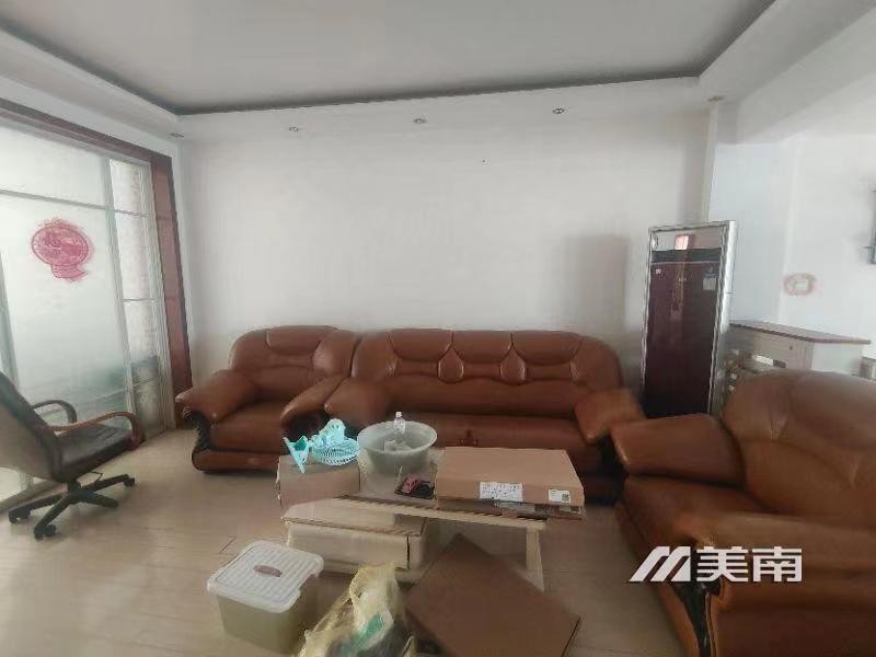 3二小实验中学学区,框架低层三室,看房有钥匙