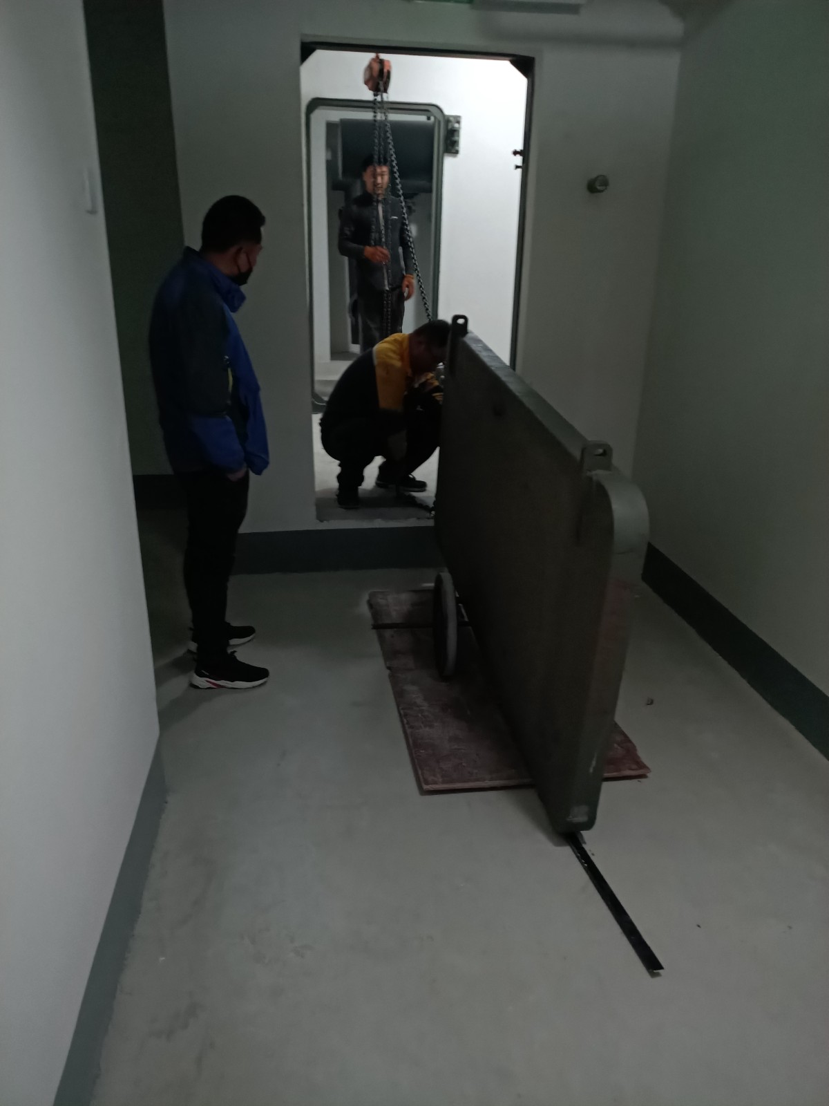 诚聘 焊工 徒工