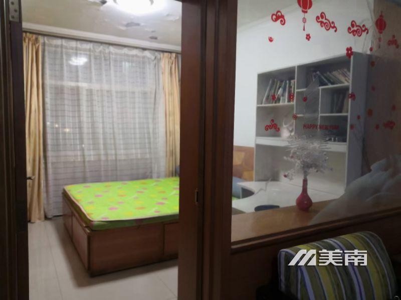 3文峰中学学区1楼,精装三室,学位未用,临近老一中