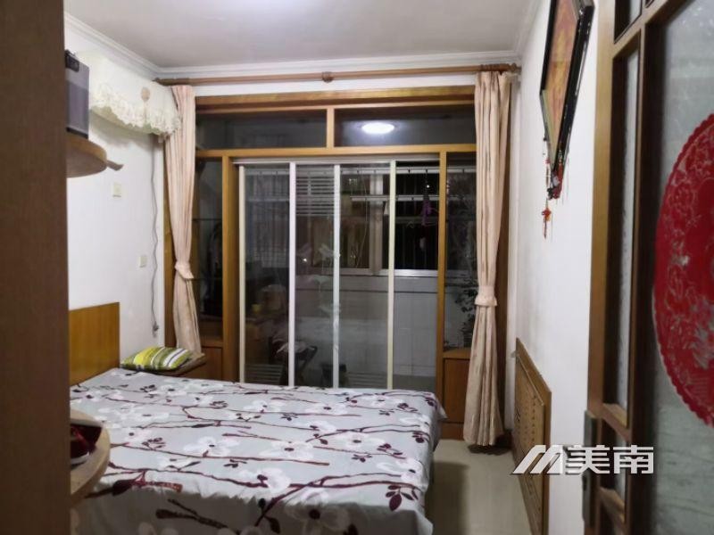 3文峰中学学区1楼,精装三室,学位未用,临近老一中
