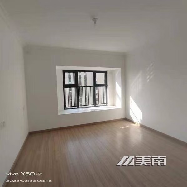 3碧桂园莱凤台,电梯好楼层,84万,可走一手房手续