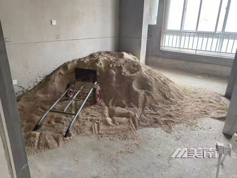 3出门文昌学区,毛坯电梯好楼层,带车位,仅售69万