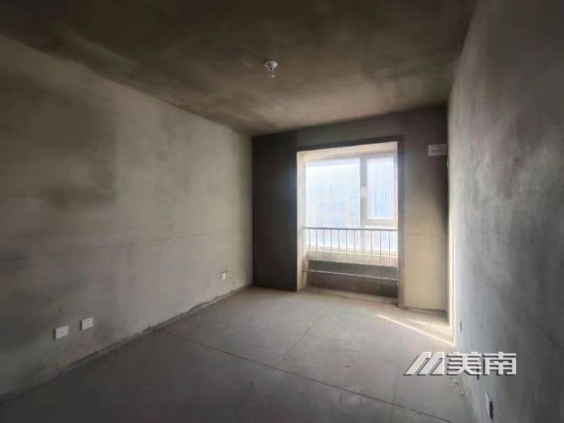 3降价急售,双语学区,电梯好楼层,仅售55万
