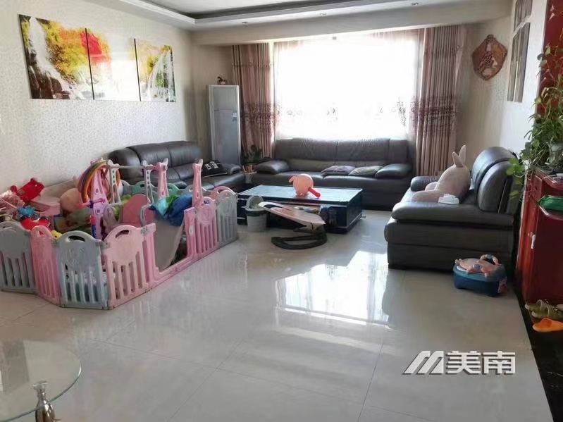 降价急售 001199城南电梯房 框架地暖 豪华装修大平层 三室两厅两卫 152平大平层 降价急售53万8 看好议价