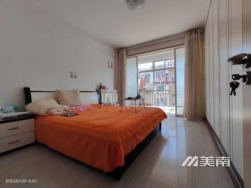 3城西框架结构,一小学区,精装三室,仅售46万