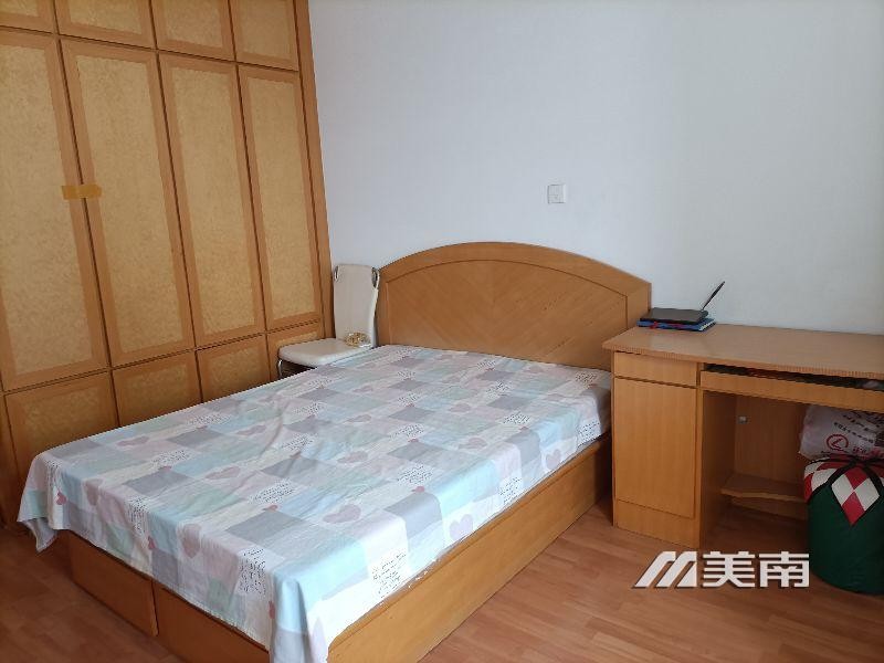 3 双实验学区好房,精装三室,家具齐全,房主诚心出售