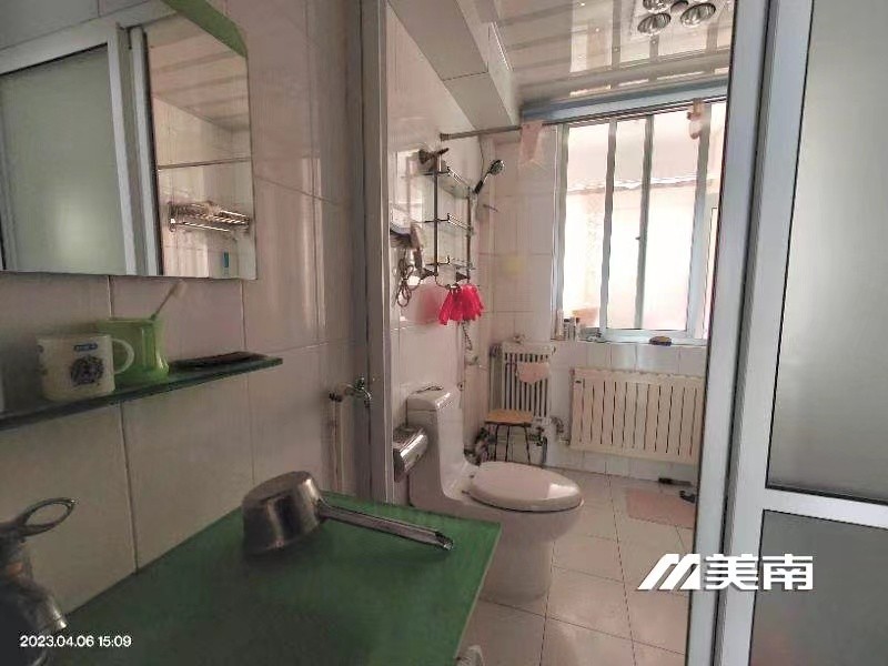 3降价急售城东二楼,框架结构,元宝户型双阳台,仅售74万8