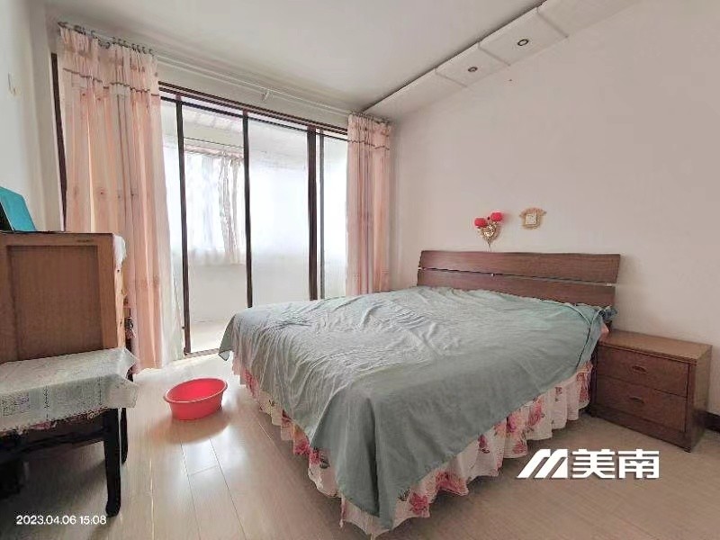 3降价急售城东二楼,框架结构,元宝户型双阳台,仅售74万8