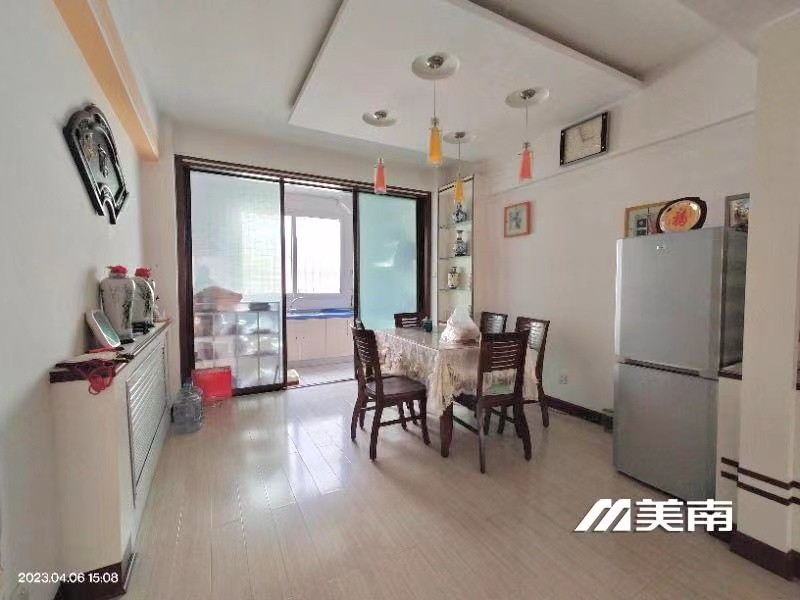 3降价急售城东二楼,框架结构,元宝户型双阳台,仅售74万8