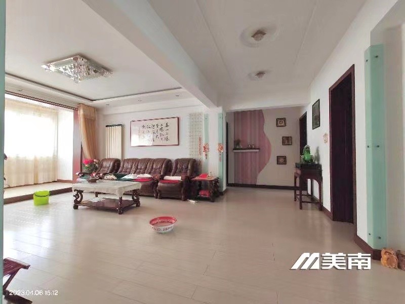 3降价急售城东二楼,框架结构,元宝户型双阳台,仅售74万8
