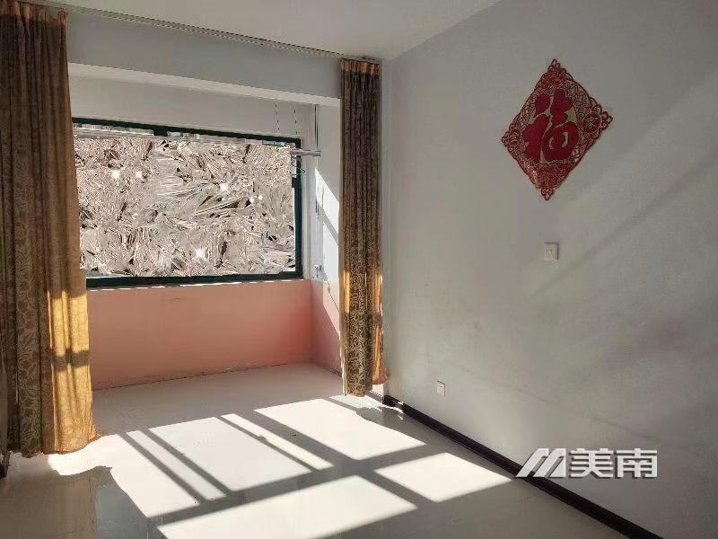 3急售艺苑小区低楼层,框架地暖,仅售55万8