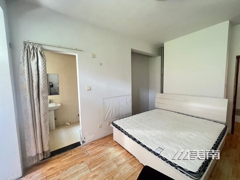 3明苑西区,元宝户型,三室两卫,实用面积大
