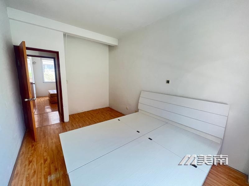 3明苑西区,元宝户型,三室两卫,实用面积大