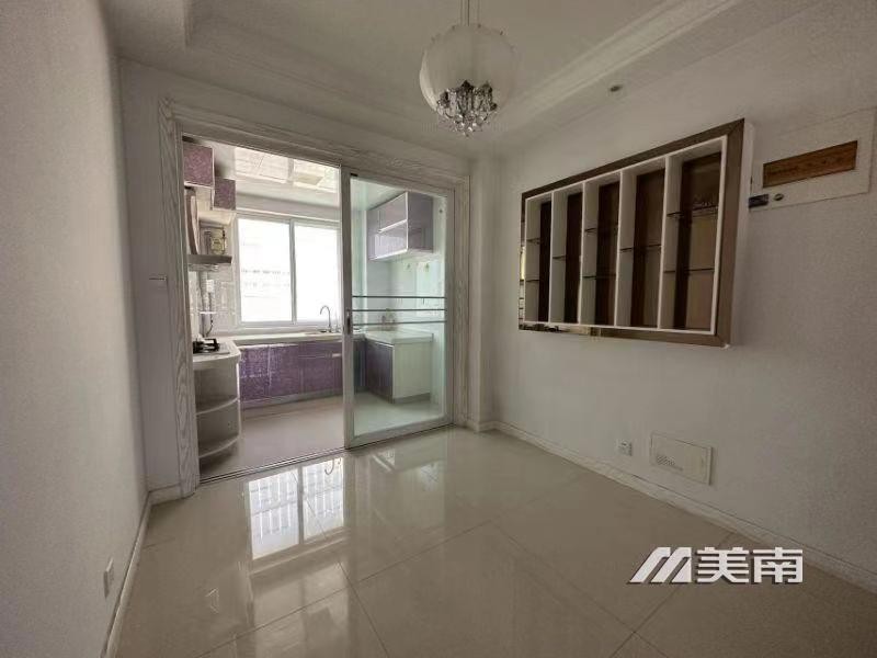 3文苑星城黄金楼层,名牌装修,双阳台三室两卫