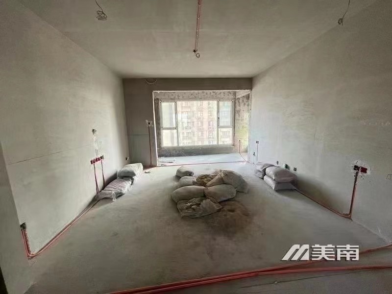3紫云兰庭电梯好楼层,元宝户型,恻隐式厨房,赔钱出75万