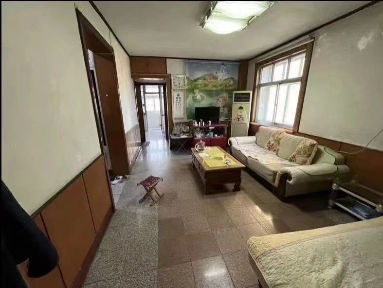 3北小区中间位置三楼,双实验学区,急售55万