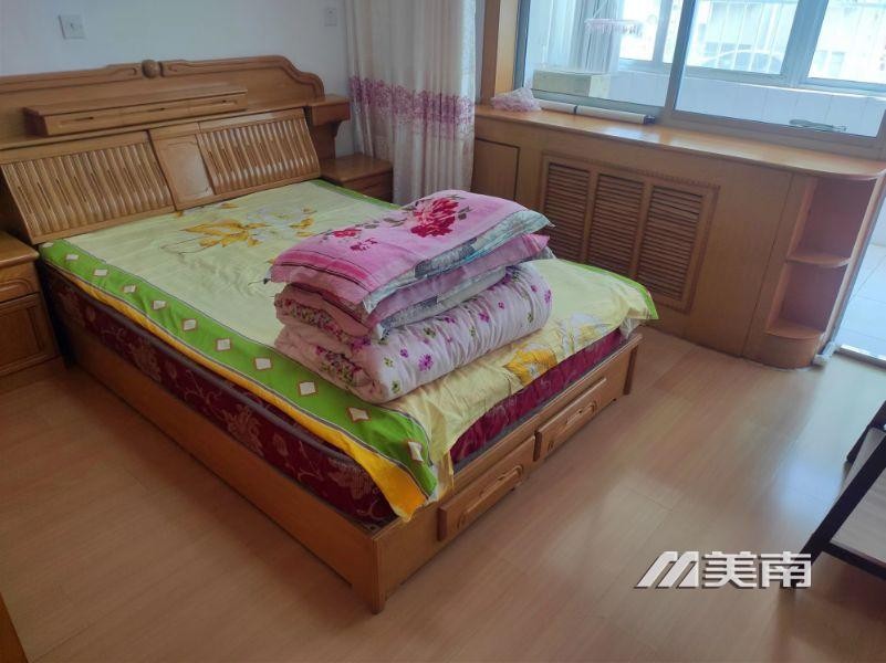 3双实验学区,公安局家属楼一楼,拎包入住,仅售55万3