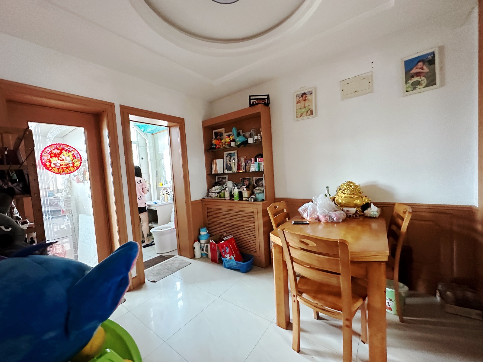 艺苑小区中层,,地暖,三室非常干净,保养非常好