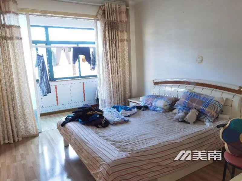 3艺苑小区中层,三室朝阳,框架地暖,仅售51万8