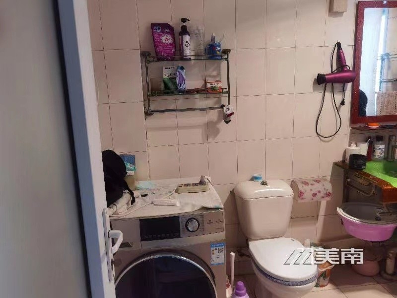3艺苑小区中层,三室朝阳,框架地暖,仅售51万8