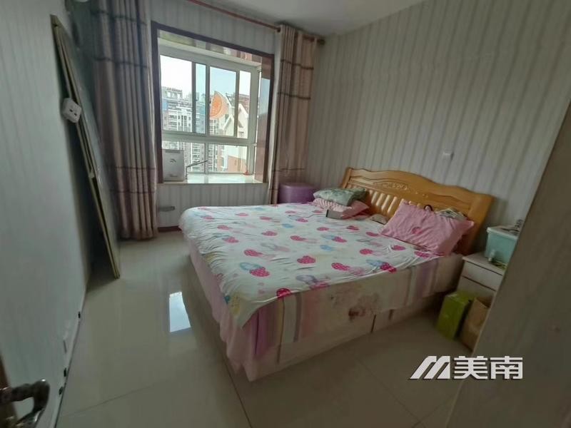 3半岛龙庭电梯好楼层，客厅向阳，仅售58万