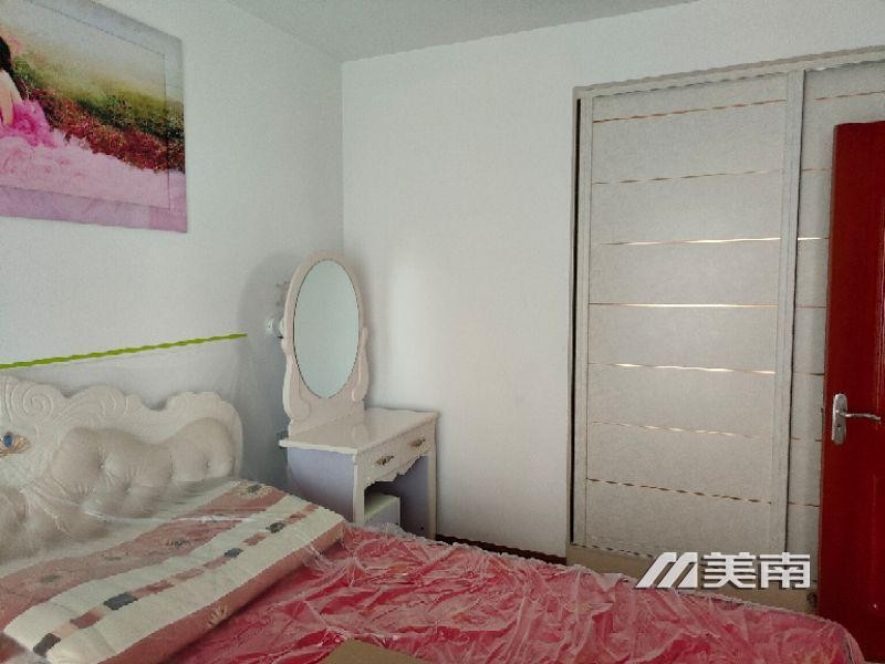 凯怡上城 二楼 精装三室 拎包入住46万可贷款